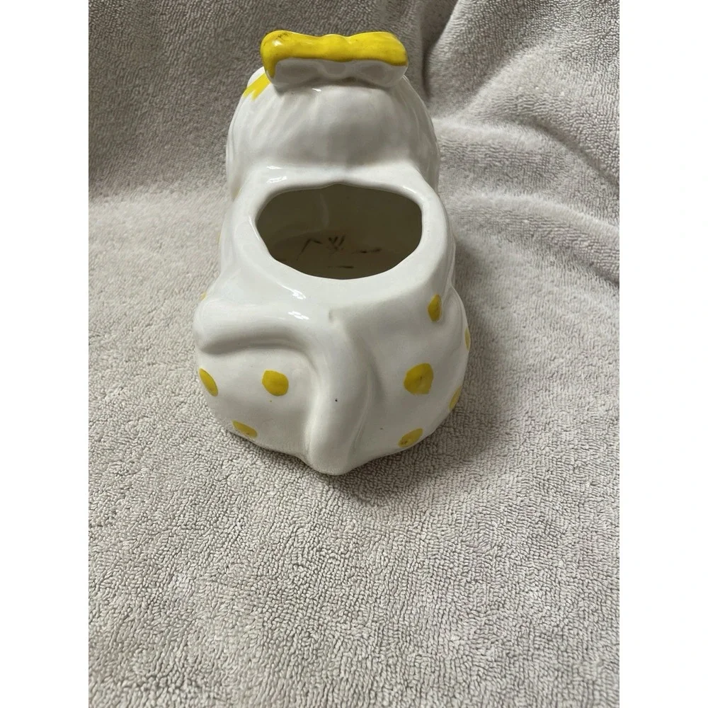 Lion Planter Ceramic White With Yellow Accents‎ Polka Dots Medium Sized